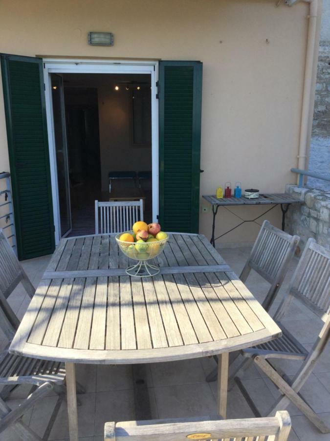 Seafront Apartment Ιι In Kiveri, Near Nafplion. Екстериор снимка